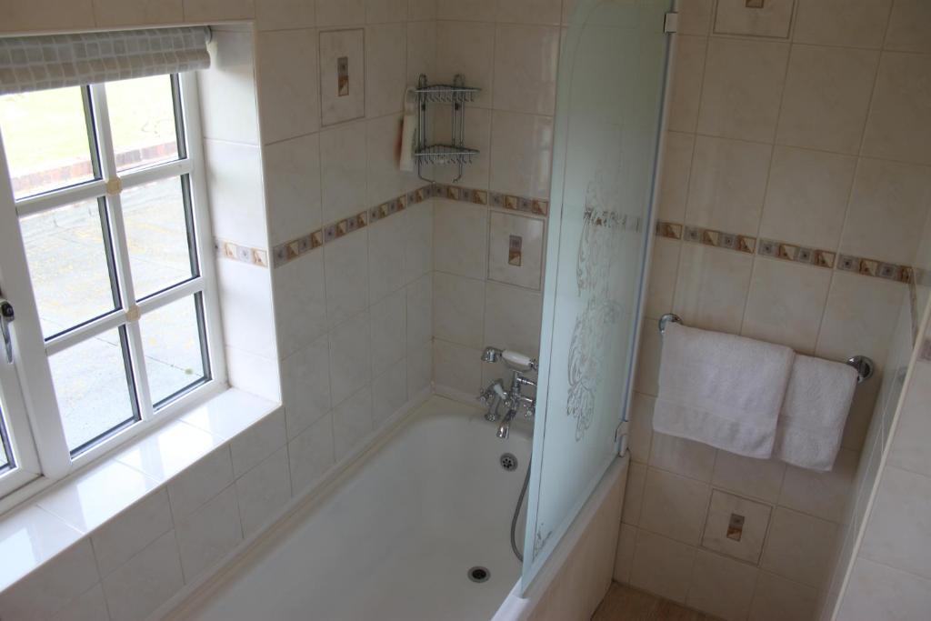 Ingon Bank Farm Bed And Breakfast Stratford-upon-Avon Room photo